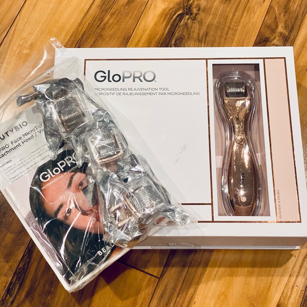 New BeautyBio GloPro microneedle facial tool-rose gold + 3 microtip atta… - Picture 2 of 7